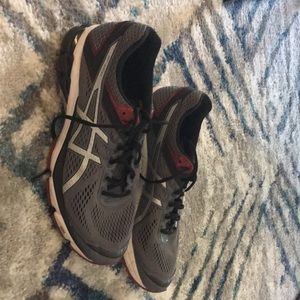 ASICS gt1000 only worn once or twice, grey, white and burgundy